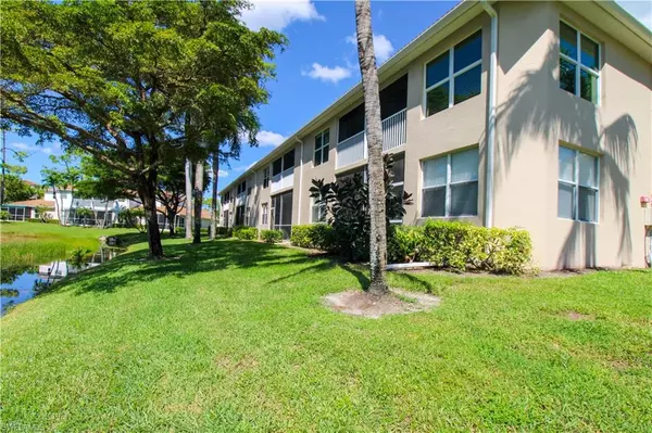 Naples, FL 34104,354 Dover PL #D101