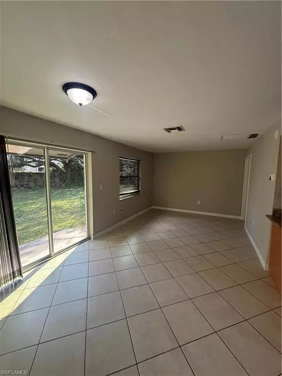 Fort Myers, FL 33905,12369-12377 1st ST #C