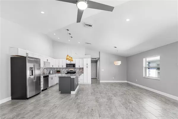 Labelle, FL 33935,175 VILLAGE CIR #32