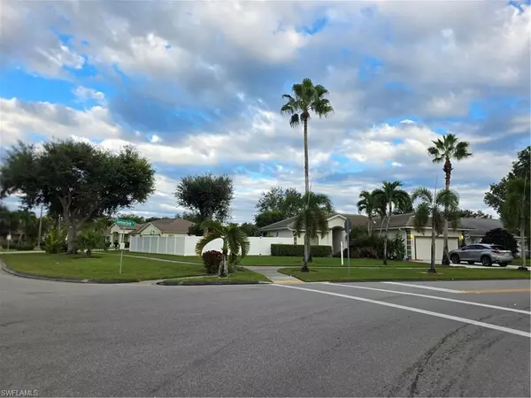 857 Summerfield DR, Naples, FL 34120