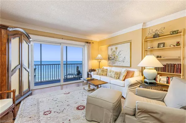 Naples, FL 34102,1977 GULF SHORE BLVD N #401