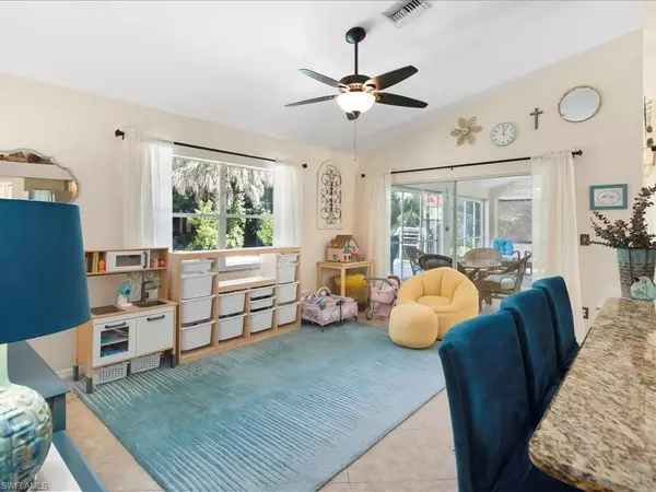 Naples, FL 34117,921 16th AVE SW