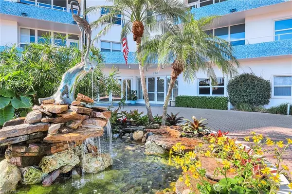 Marco Island, FL 34145,220 Seaview CT #PHC