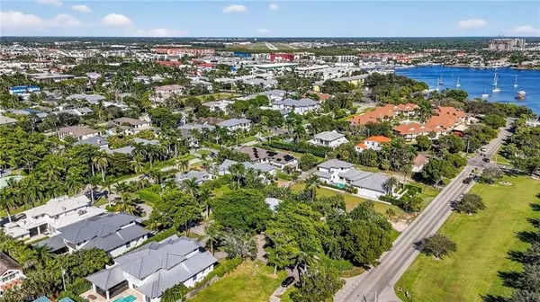 Naples, FL 34102,709 Broad Ave S