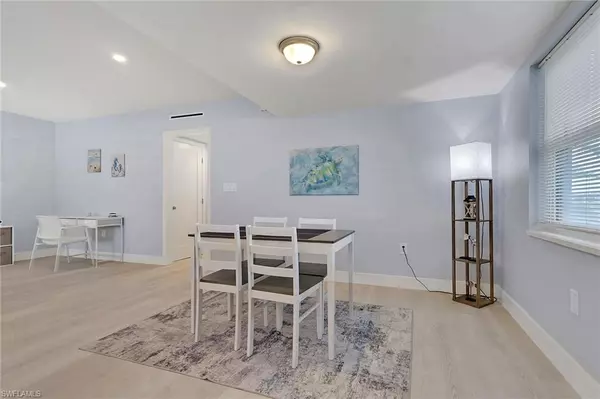 Naples, FL 34103,3400 Gulf Shore BLVD N #A2