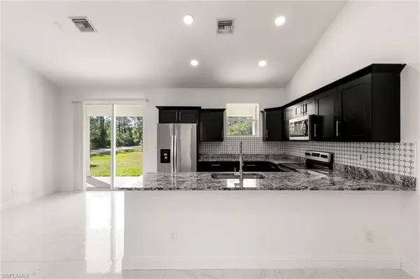 Naples, FL 34120,3909 Everglades BLVD N