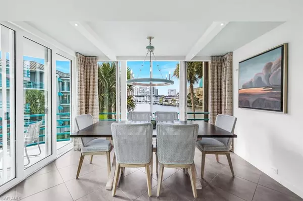 Naples, FL 34103,355 Park Shore DR #1-134