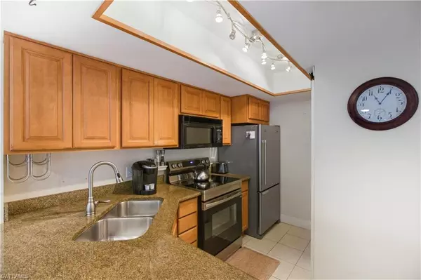 Naples, FL 34103,600 Neapolitan WAY #105