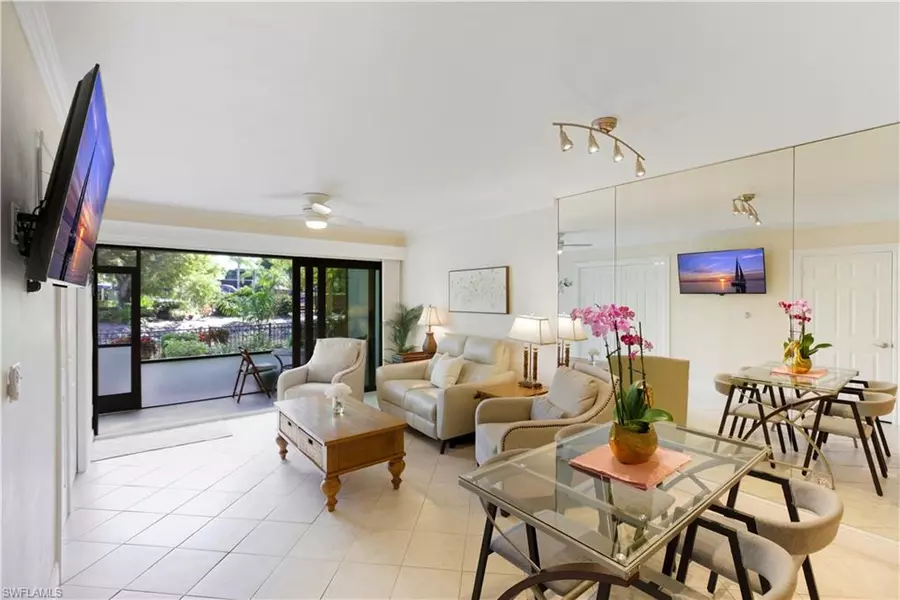 600 Neapolitan WAY #105, Naples, FL 34103