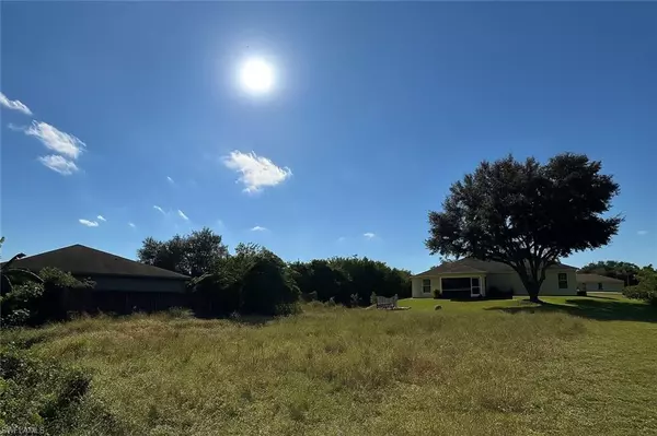 Lehigh Acres, FL 33971,1019 Carl AVE