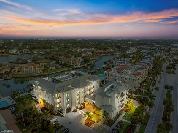 Naples, FL 34102,1820 Gulf Shore BLVD N #302-303