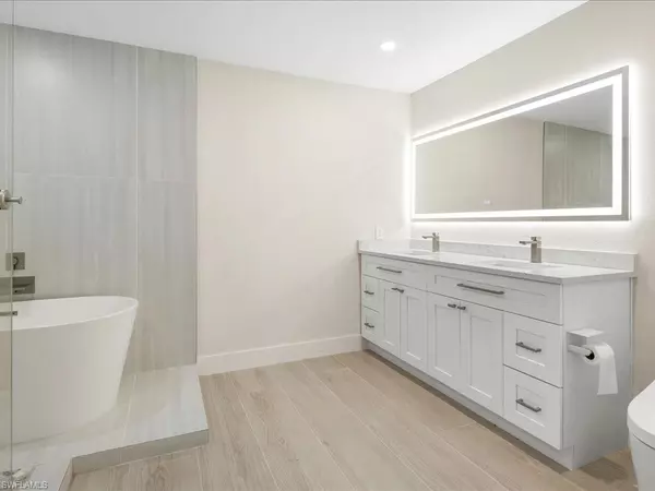 Naples, FL 34109,6800 Bottlebrush LN