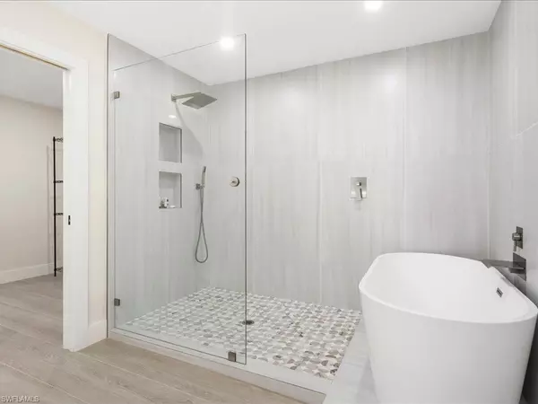 Naples, FL 34109,6800 Bottlebrush LN