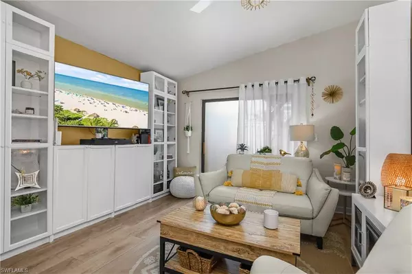 Fort Myers, FL 33919,5266 Cedarbend DR #1