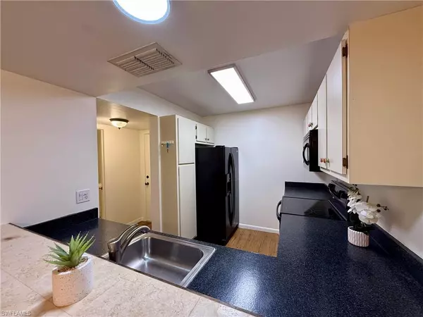 Fort Myers, FL 33919,14831 Summerlin Woods DR #6