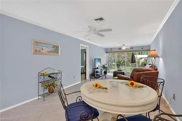 Naples, FL 34112,1009 Pine Isle LN S #1009