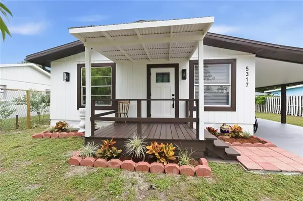 5317 Dixie DR, Naples, FL 34113