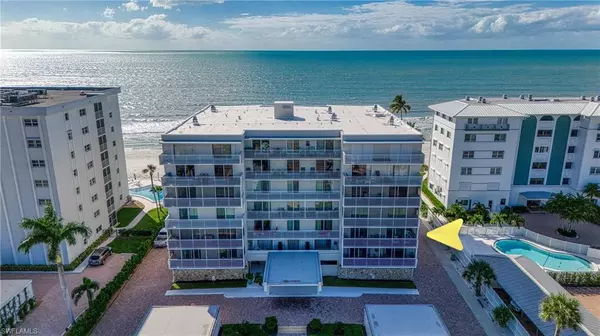 Naples, FL 34102,1977 Gulf Shore BLVD N #306