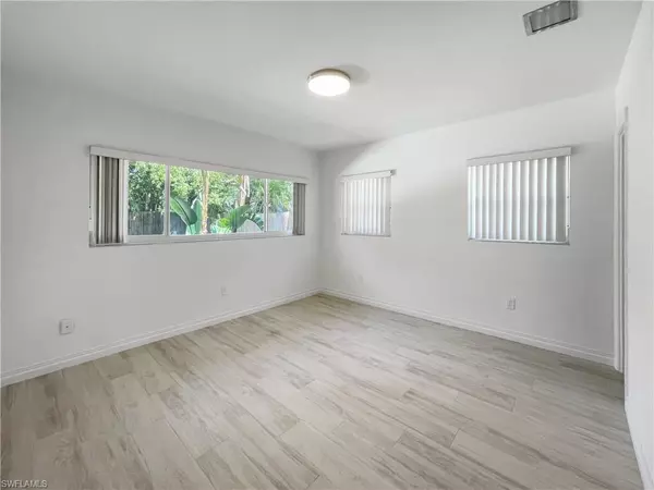 Naples, FL 34103,Address not disclosed