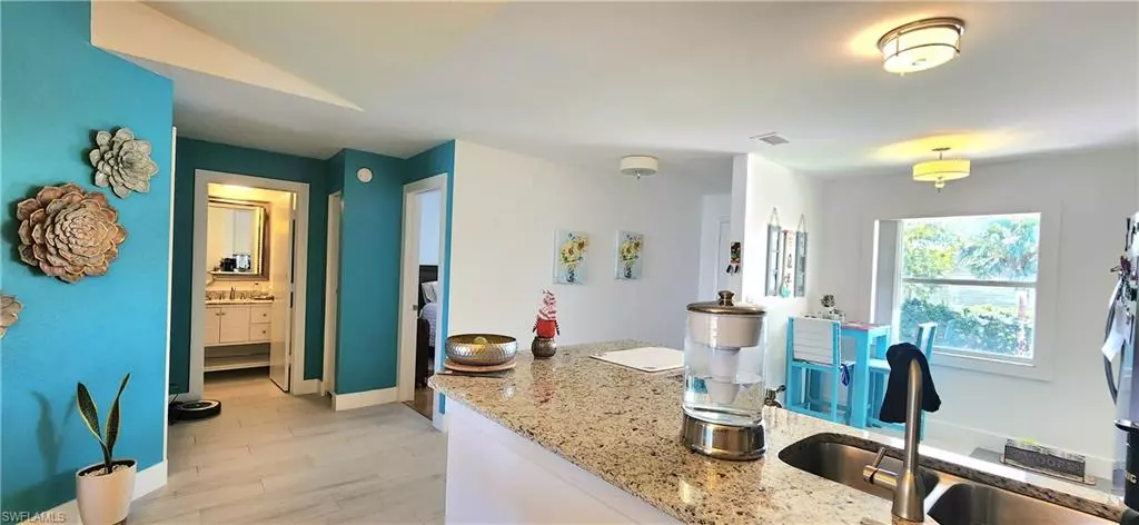 Naples, FL 34116,1330 Derbyshire CT #E203