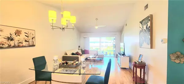 1330 Derbyshire CT #E203, Naples, FL 34116