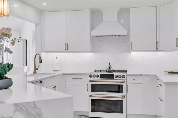 Naples, FL 34104,2649 Longboat DR