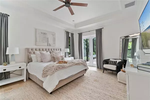 Naples, FL 34119,5710 Spanish Oaks LN