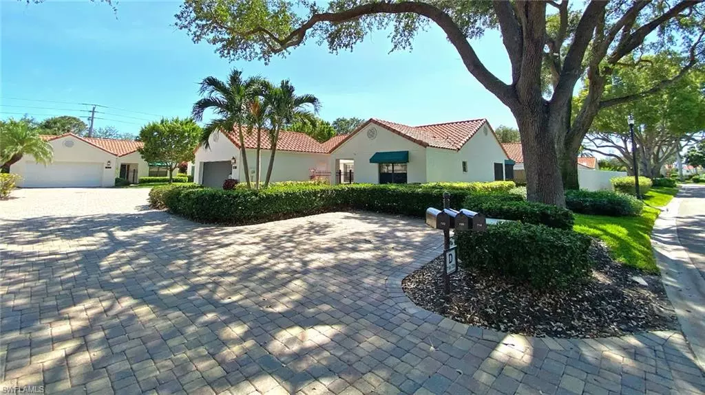 718 Reef Point CIR, Naples, FL 34108