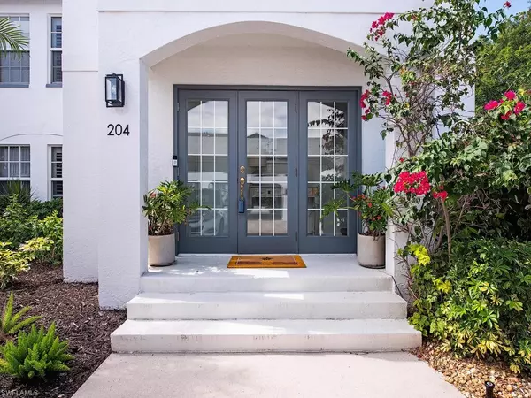 823 Tanbark DR #204, Naples, FL 34108