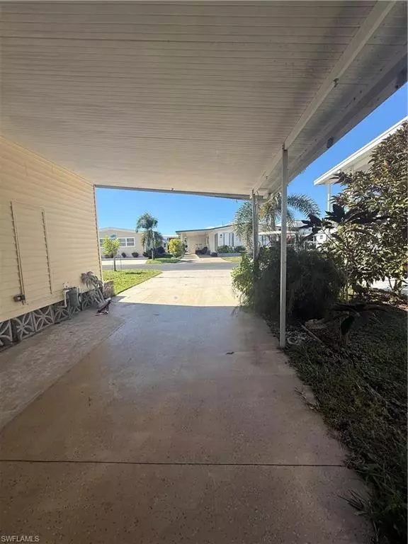Fort Myers, FL 33905,350 Shoreland DR