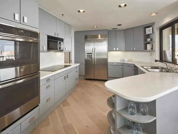 Naples, FL 34103,4951 Gulf Shore BLVD N #1204