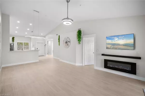 Naples, FL 34119,2453 Millcreek LN #201