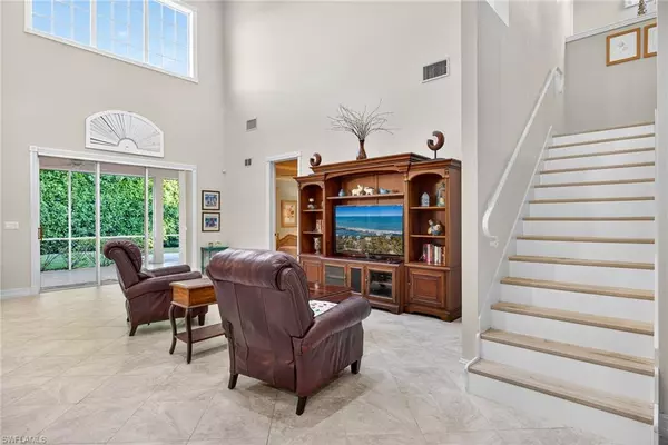 4822 Europa DR, Naples, FL 34105