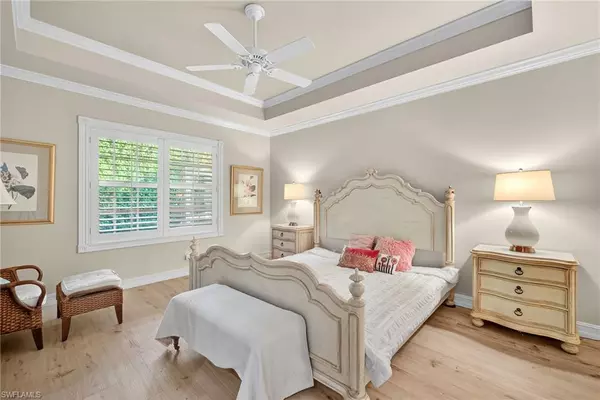 4822 Europa DR, Naples, FL 34105