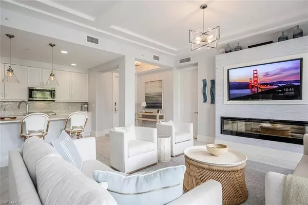 Naples, FL 34102,1035 3RD AVE S #414