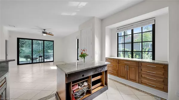 Naples, FL 34104,7730 Woodbrook CIR #4204