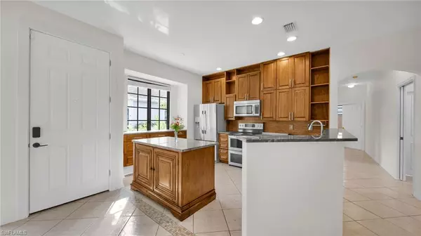 Naples, FL 34104,7730 Woodbrook CIR #4204