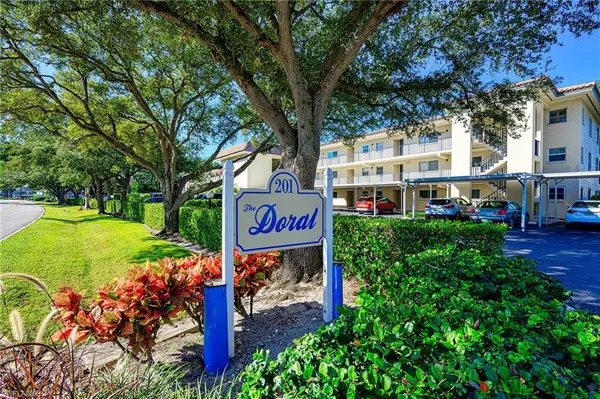 201 Quail Forest BLVD #103, Naples, FL 34105
