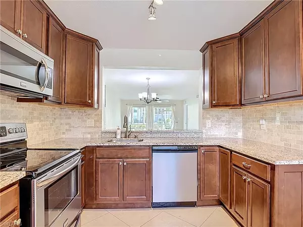 Naples, FL 34104,729 Landover CT #102