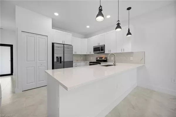 Lehigh Acres, FL 33973,5322 Centennial BLVD