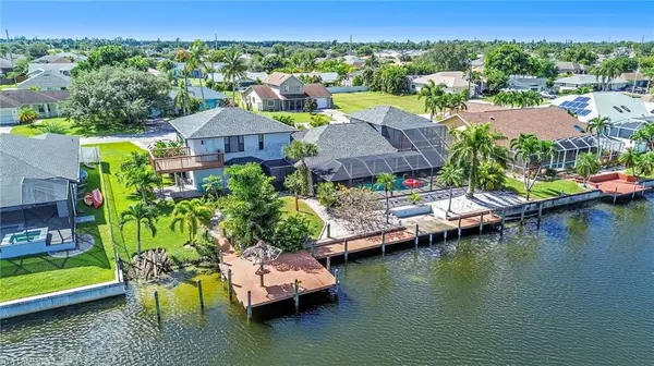 Cape Coral, FL 33990,313 SE 6th ST