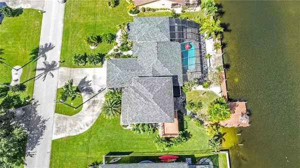 Cape Coral, FL 33990,313 SE 6th ST