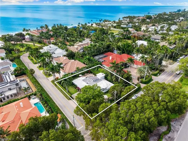 Naples, FL 34102,1980 Gordon DR