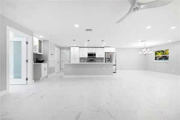 Fort Myers, FL 33919,959 N Town And River DR