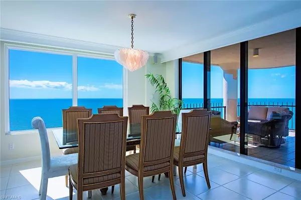 Naples, FL 34103,4251 Gulf Shore BLVD N #19D