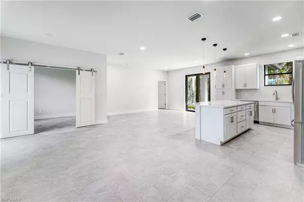 Naples, FL 34117,4303 18th AVE SE