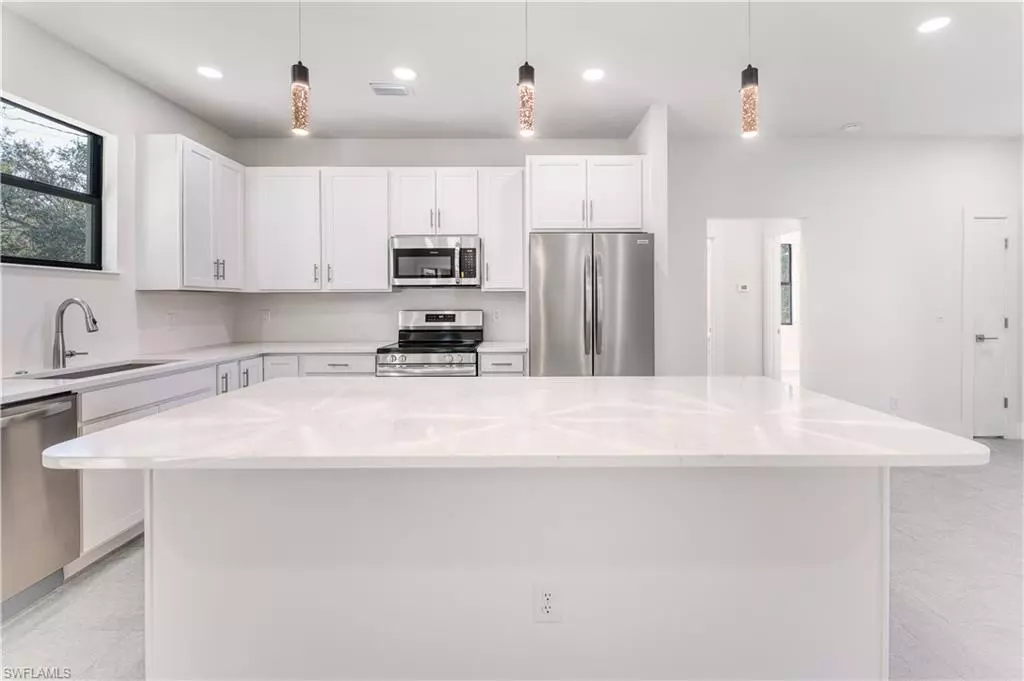 Naples, FL 34117,4303 18th AVE SE