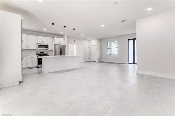 Naples, FL 34117,4303 18th AVE SE