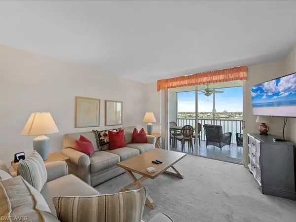 Marco Island, FL 34145,897 Collier CT #4-705