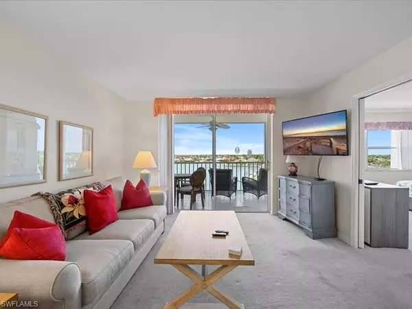 Marco Island, FL 34145,897 Collier CT #4-705